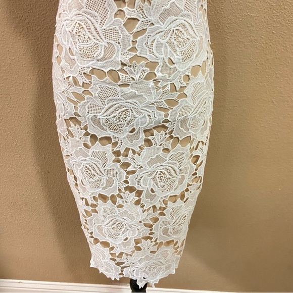 NWOT Lulus Temps De L'Amour White Lace Bodycon Midi Dress - Picture 6 of 10
